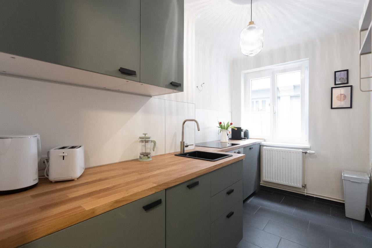 Chic 1-Bed Apt By Canal Walk To Historic Centre Вена Экстерьер фото