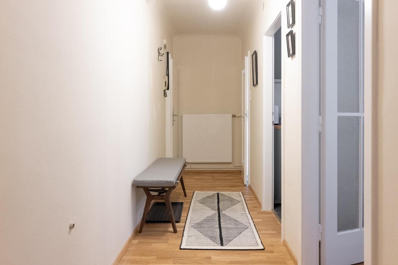 Chic 1-Bed Apt By Canal Walk To Historic Centre Вена Экстерьер фото